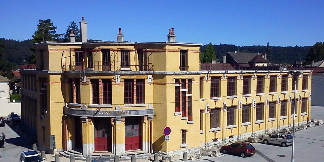 La Vie Est Belle Appartement Oyonnax Buitenkant foto